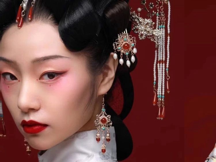 時(shí)尚新娘造型師班